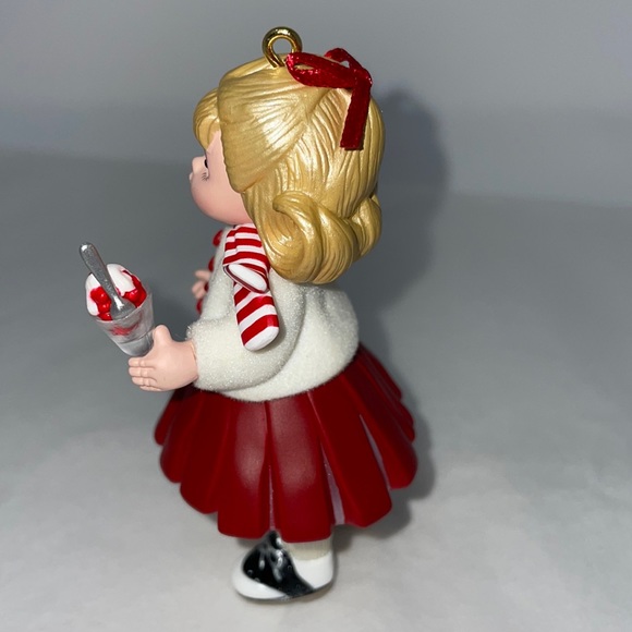 2007 Hallmark 50s Cherry Parfait Christmas Ornament - Picture 4 of 11